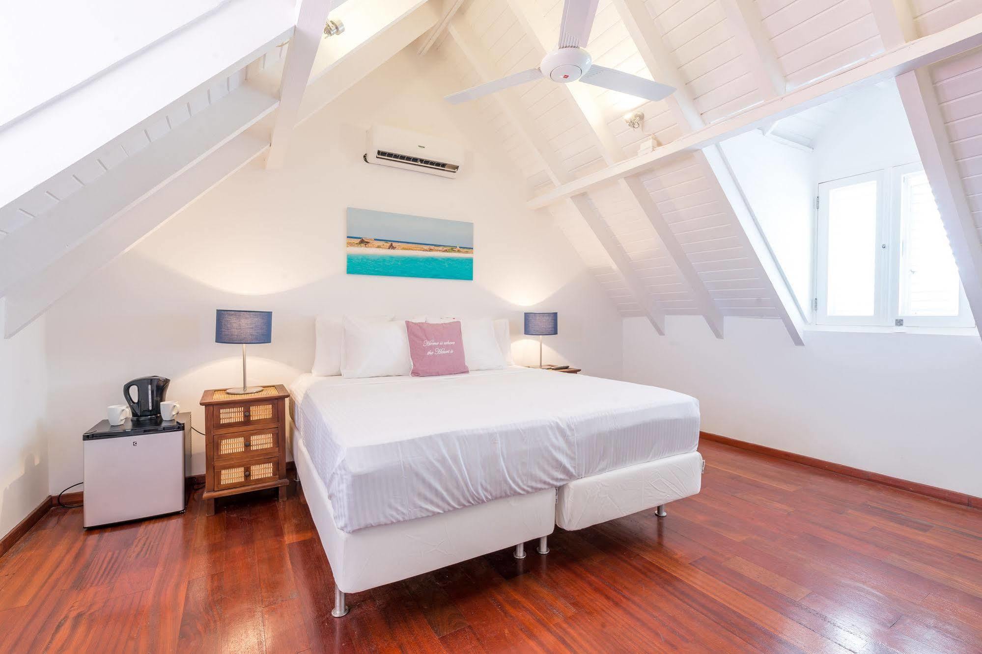 Scuba Lodge & Suites Willemstad Extérieur photo